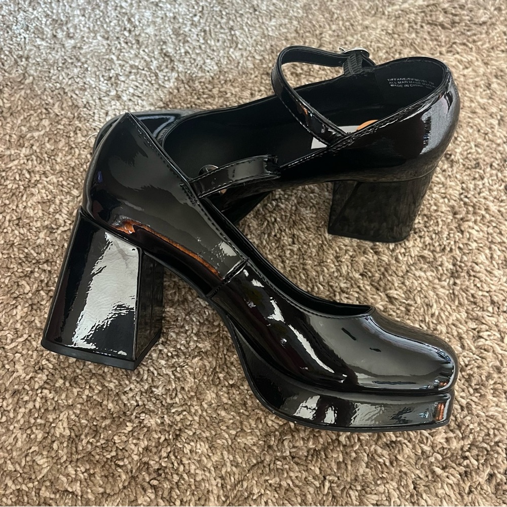 Steve Madden Black Patent Square Toe Platform Mary Jane Heels Tiffane